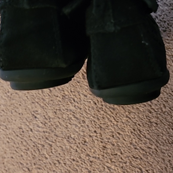 MINNETONKA black fringed suede moccasins. Size 7 - Picture 12 of 16